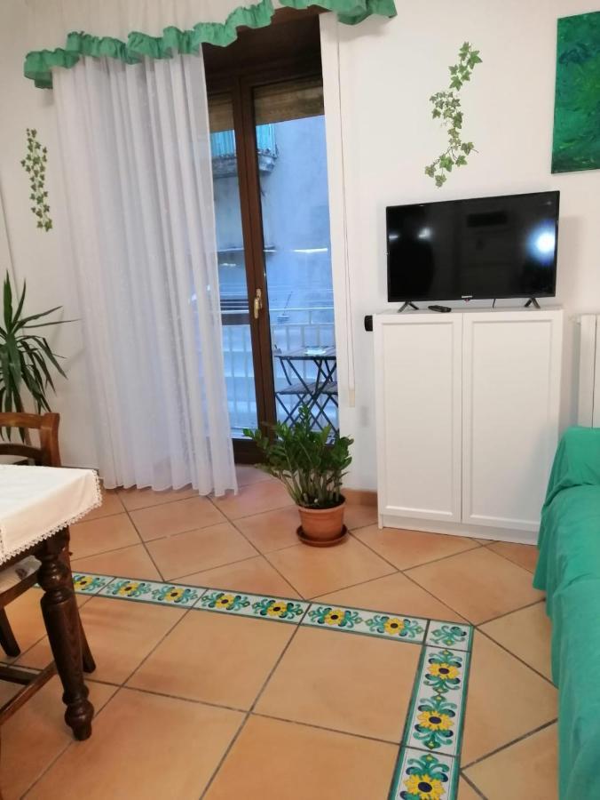 Apartament La Casa Di Tania A Napoli Zewnętrze zdjęcie