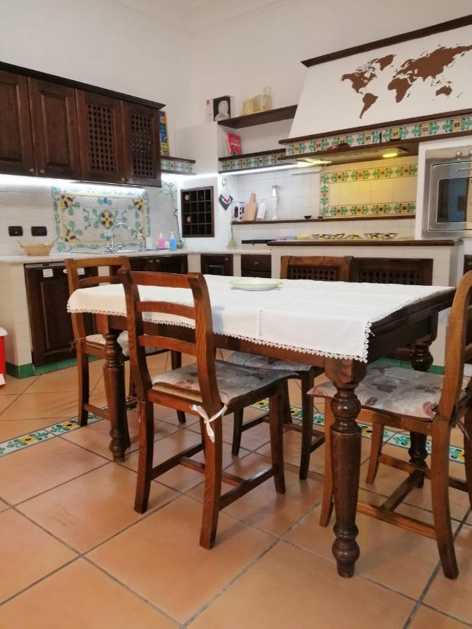 Apartament La Casa Di Tania A Napoli Zewnętrze zdjęcie